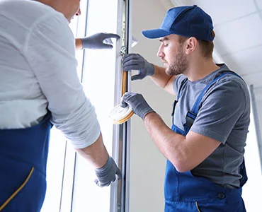 glass repair experts in Naperville, IL