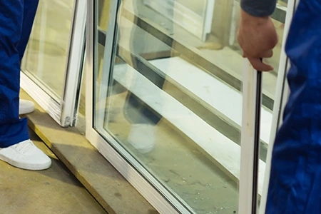 Commercial Glass Repair Technician in Naperville, Illinois